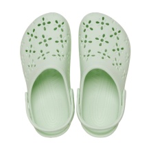 Klapki Crocs Classic Floral Cut Out mintowa dla kobiet