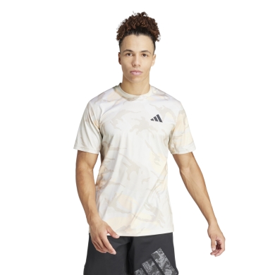 adidas T-shirt treningowy Train Essentials Seasonal Camo piaskowy/szary męski